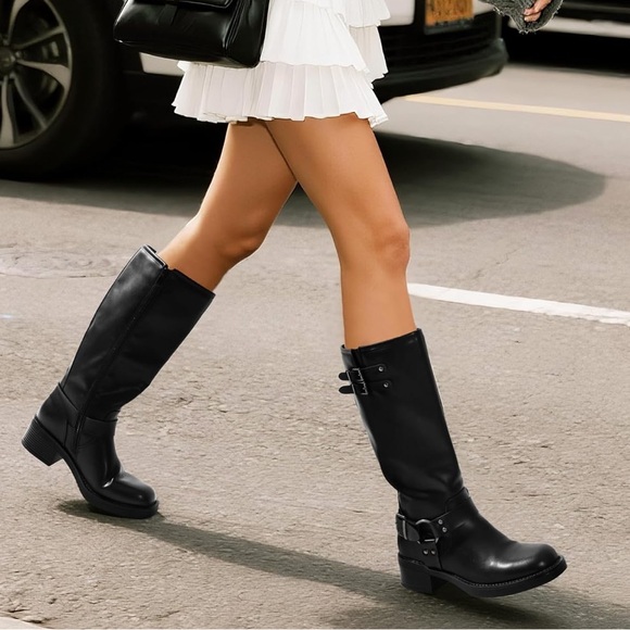 Amazon Boots - Picture 6 of 6